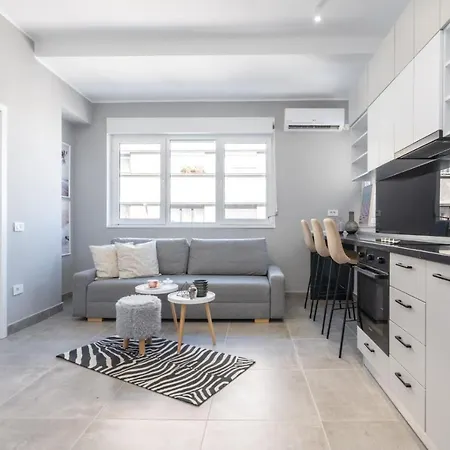 Minimalist Design In Magheru * Bukarest