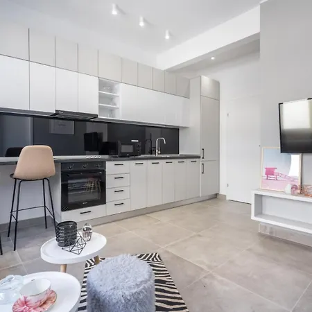 Apartamento Minimalist Design In Magheru *