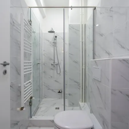Appartement Minimalist Design In Magheru *