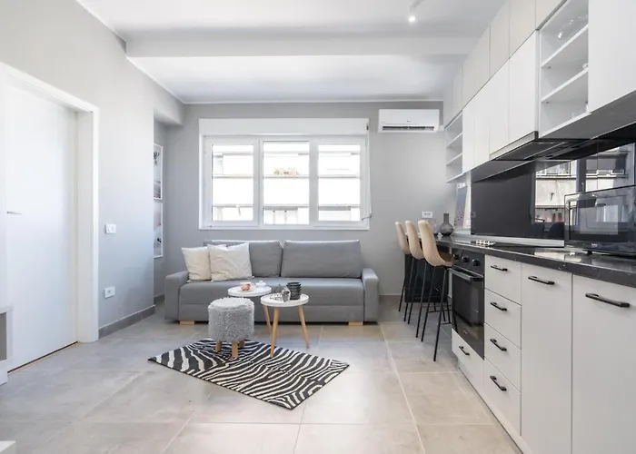 Minimalist Design In Magheru * Bucarest
