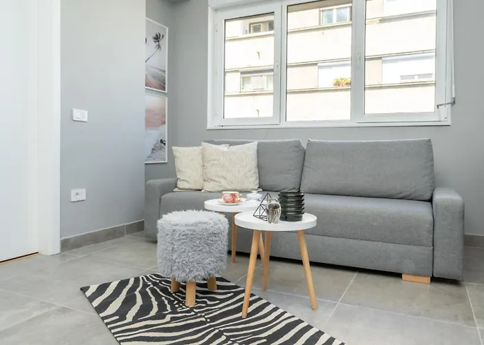 Minimalist Design In Magheru Апартаменты *