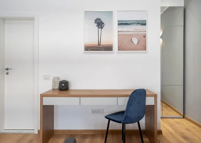 Minimalist Design In Magheru * Бухарест